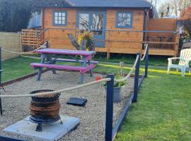 The Stunning Log House, Hotel in Wexford