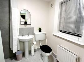 Tods Lodge - Quiet area in Derry City, cabin in Derry Londonderry