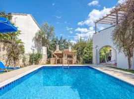 Retreat Homes Apokoronas, hotel in Douliana