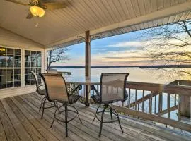 Peaceful Big Sandy Home with Deck on Kentucky Lake!