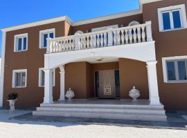 VILLA SILVIA - FUNTANA, heimagisting í Funtana