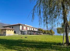 Lake Como Beach Hostel, hotel in Domaso