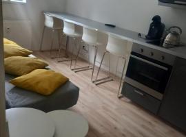 APARTMÁNY za SNĚŽNÍKEM, хотел в Долни Морава