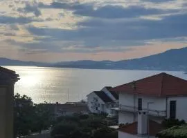 Odlično opremljeni novouređeni apartmani Iva, Okrug Gornji