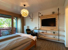 Doppelzimmer mit Bad & Balkon, cheap hotel in Simmersfeld