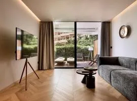 Cama Luxury Suites Kavouri