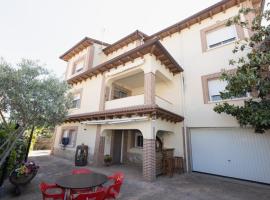 Casa Rural La Chistera, casa de campo em Ávila