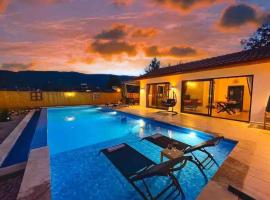 Kalkan Sarıbelen’de 2+1 Müstakil Villa, hotel in Sarıbelen