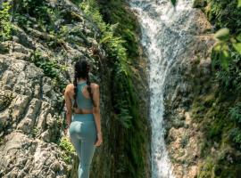 Caba&ntilde;as Cascada del Barro, cabin nghỉ dưỡng ở Guajuquito