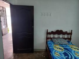 Habitaciones Sencillas, holiday rental in Playas