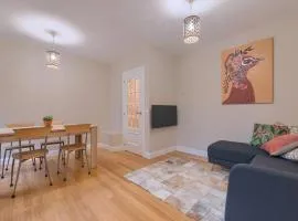Vivienda turística reformada en zona residencial con garaje y wifi