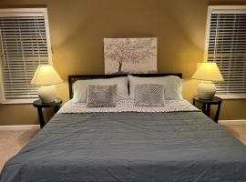 Five Stars Luxury Home, vacation rental in Clarksville