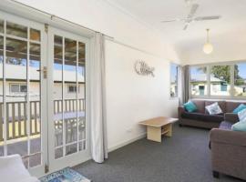Beachhouse Barrenjoey - Ettalong Beach, hotel in Ettalong Beach