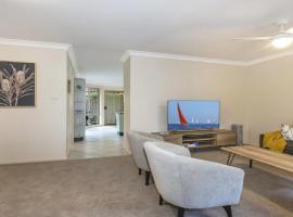 Banksia Villa Umina Beach, vacation home in Umina