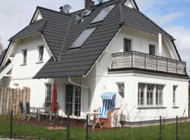 Am Lütten Bagen Haus Darßzauber, Hotel in Born