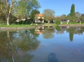 Au calme, 2 grandes chambres, 65m2 , devant le canal, animaux ok