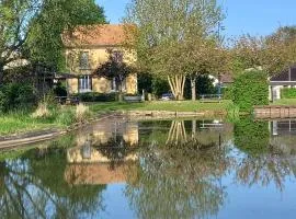 Devant le canal, trois grandes chambres, 85m2, animaux bienvenus