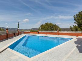 Tres Terrazas: Sant Pere de Ribes'te bir havuzlu otel