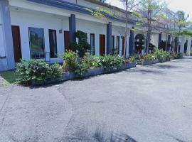 Kirai House Pantai Madasari Beach Front View, hotel u gradu Madasari