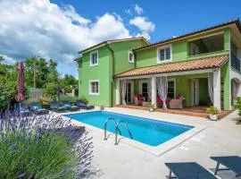 Beautiful poolside villa in Rakalj