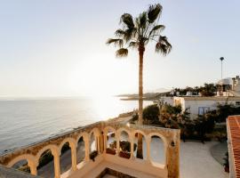Luxuriant Houses Kyrenia: Girne'de bir otel