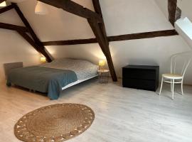 appartement duplex proche de la gare et du centre ville, hotell i Saint-Omer