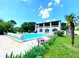 Gîte et chambre d'hôtes LE MERCOIRE, piscine chauffée et jacuzzi