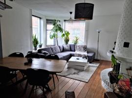 Cosy & modern 3 bedroom house close to the beach, vakantiehuis in Katwijk aan Zee