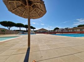 LA CASA DI LOULOU, hotel v destinaci Vendres