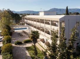 Marco Polo Hotel, hotel u gradu Gouvia