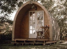 Campingpod back to basic, pet-friendly hotel in Tønder