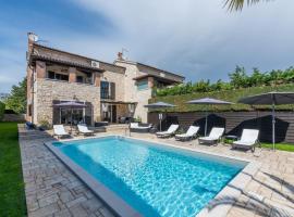 Villa Olea Mare with Private Heated Pool, hotell i Buici