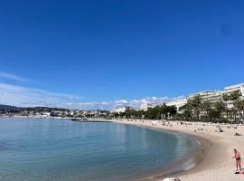 Beautiful 3 room apartment with air-conditioned loggia close to the Croiset, hótel í Cannes