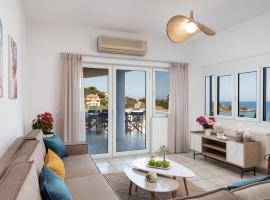 Beachfront luxury Villa in Ammoudara, Crete: Amoudara Lasithiou şehrinde bir otel