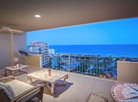 Luxury Condo Bella Sirena 805 C , Sandy Beach, hotel de luxo em Puerto Pe&ntilde;asco