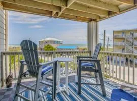 Carolina Beach Condo with Community Pool