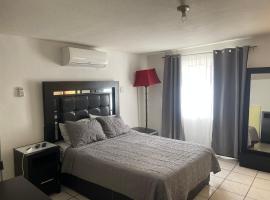 Departamento privado con cochera y WIFI alta velocidad, khách sạn ở Chihuahua