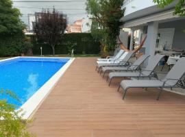Luxury Apartment 4 Bedrooms Pool in Marisol – apartament w mieście Carcereiro