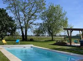 Gite au gré de la Loire piscine et spa
