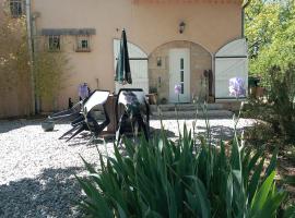 Le refuge de Sissou, hotel with parking in Pontevès