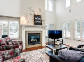 3 Bedroom Mountain Walk Condo, Steps to Village