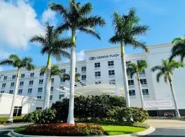 Crowne Plaza Ft Myers Gulf Coast by IHG、フォートマイヤーズにあるサウスウエスト・フロリダ国際空港 - RSWの周辺ホテル