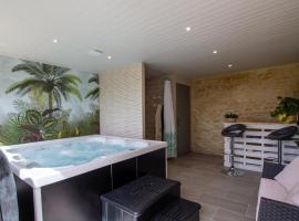 Gîte rural avec spa, animaux acceptés et parking - FR-1-616-246, hotel a Paulin