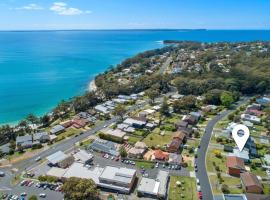 Beach Views on Excellent Studio 27 - Belle Escapes Jervis Bay, appartement in Vincentia