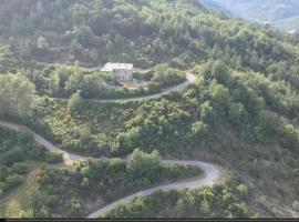 Ferme de Fonfroide Location à la semaine, hotel din La Motte-Chalançon