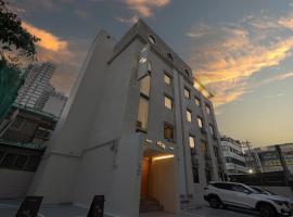 Aank Hotel Guri, hotel v destinaci Guri