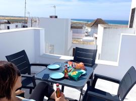 BRAND NEW - Casa El Cuartel with private seaview rooftop, hotel in Conil de la Frontera