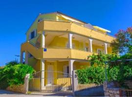 Apartments Petrovic, hotel uz plažu u Rogoznici