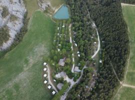 Camping du Villard, hotell med parkering i Thorame-Basse