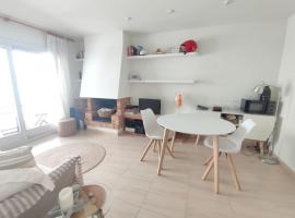 2 minutes walking to the Beach parking included, Hotel in Calella de Palafrugell
